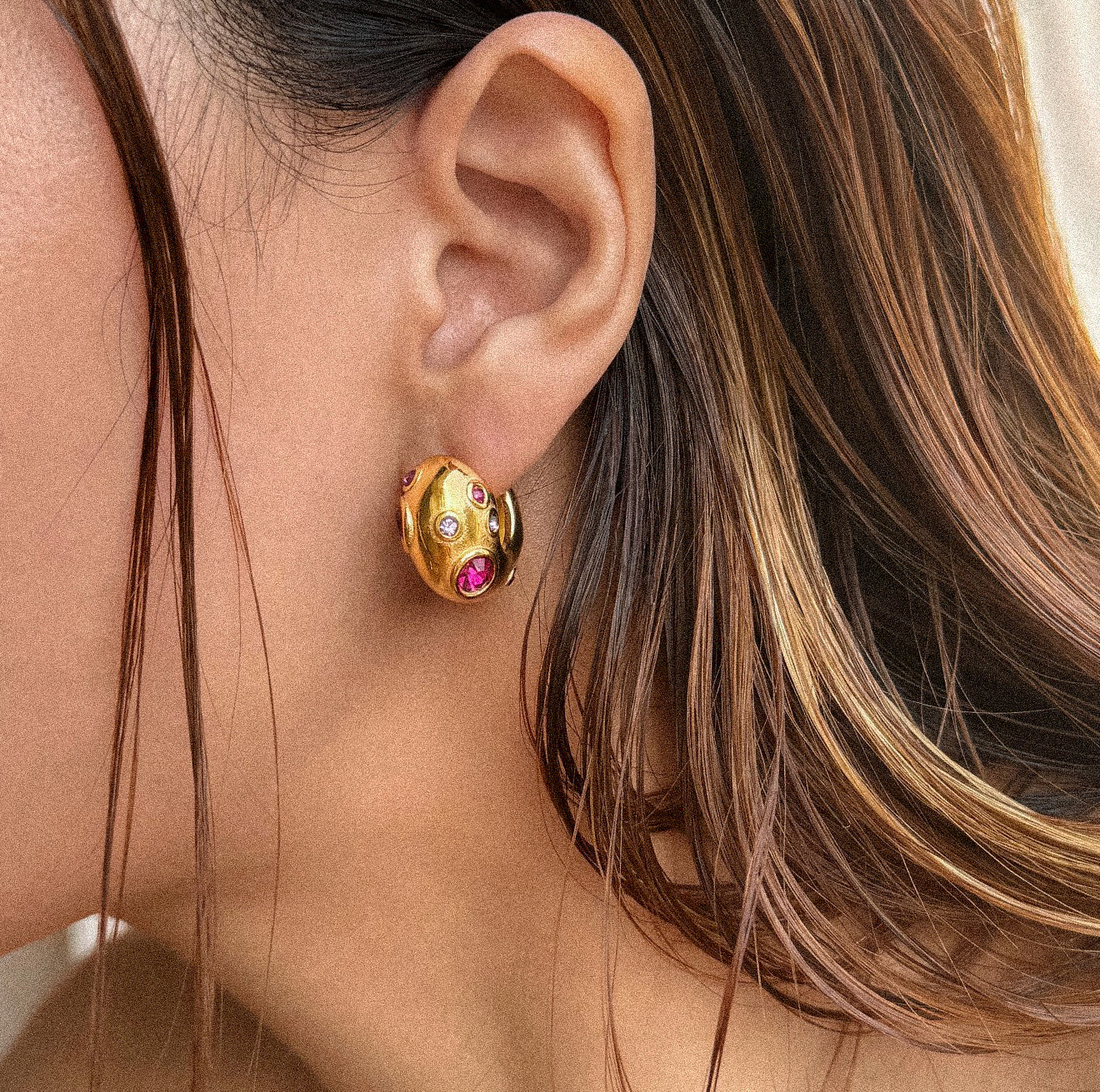 Lola Hoops